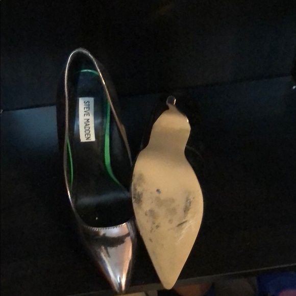 Steve Madden Darrt pewter pumps - Picture 3 of 4